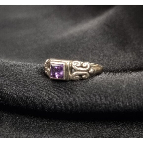 Vintage 90s 925 Sterling Silver Ring W/ Amethyst Gemstone Size 6 - Picture 3 of 3